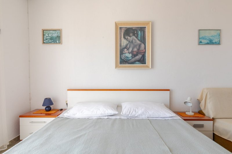 Apartment 4 · 4