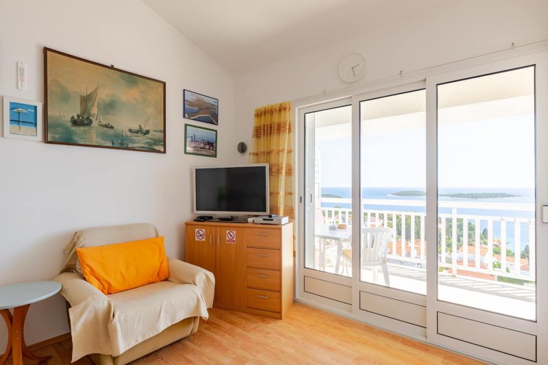 Apartment 5 · 2
