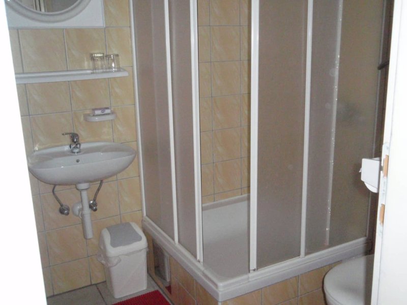 Apartment 6 · 4