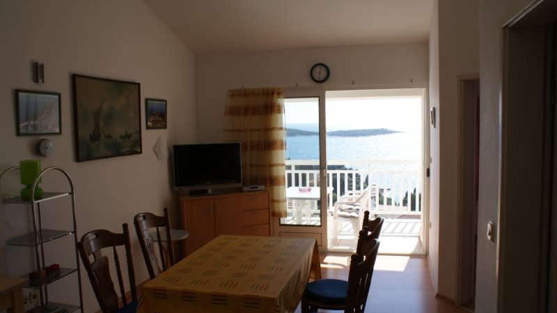 Apartment 5